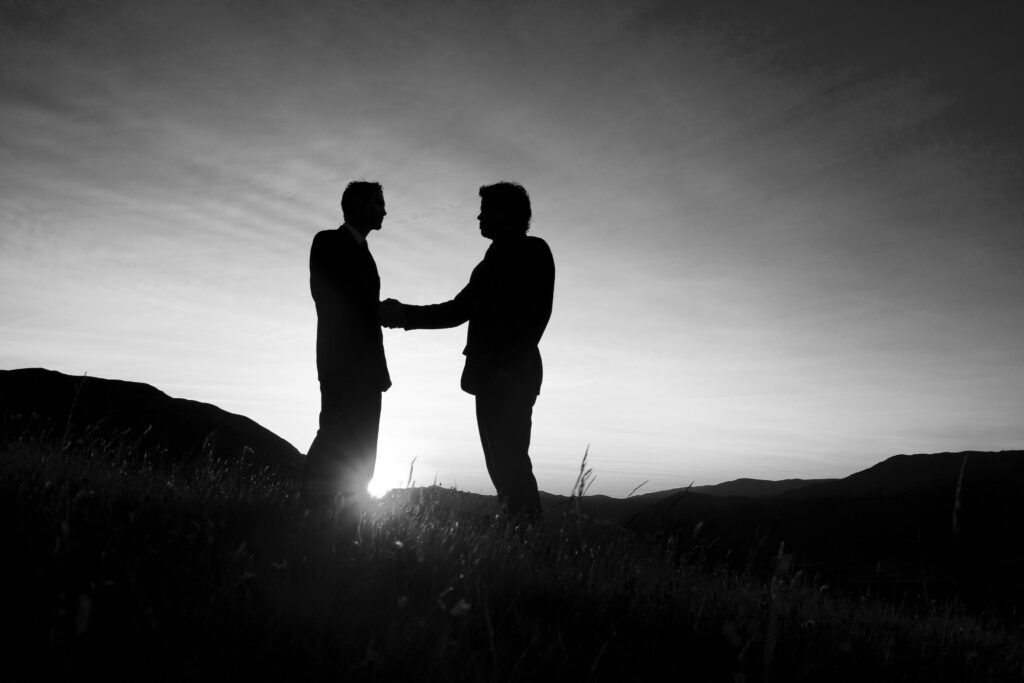 Homicídio qualificado mediante paga ou promessa de recompensa: STJ afasta comunicação automática ao mandante.