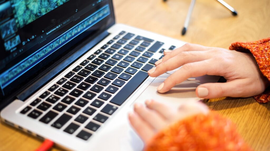 Ronda virtual não configura infiltração policial nem exige autorização judicial: STJ valida uso do CRC em redes P2P abertas.