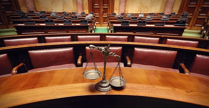 Tribunal do Júri e Prova Extrajudicial — STJ veda pronúncia e condenação baseadas apenas em elementos do inquérito.