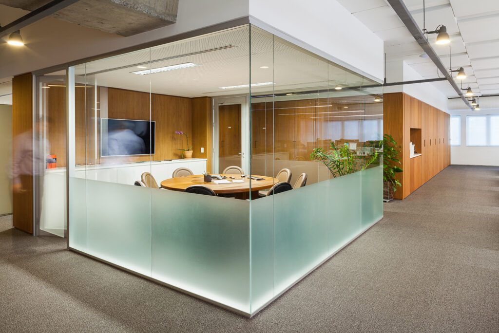 Multinacionais, fornecimento de dados e aplicação da lei brasileira: STJ dispensa cooperação internacional